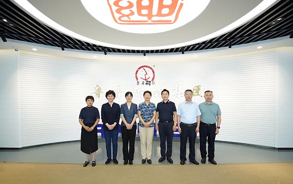 鲁普要闻|山东省人大常委会副主任，省工商联主席、省总商会会长王随莲一行莅临鲁普耐特集团参观调研